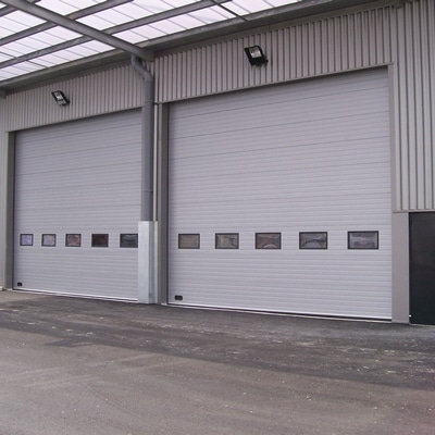 103308_portes-sectionnelles-industrielles-safir-isotec-thermotec-et-cristal-de-safir-2