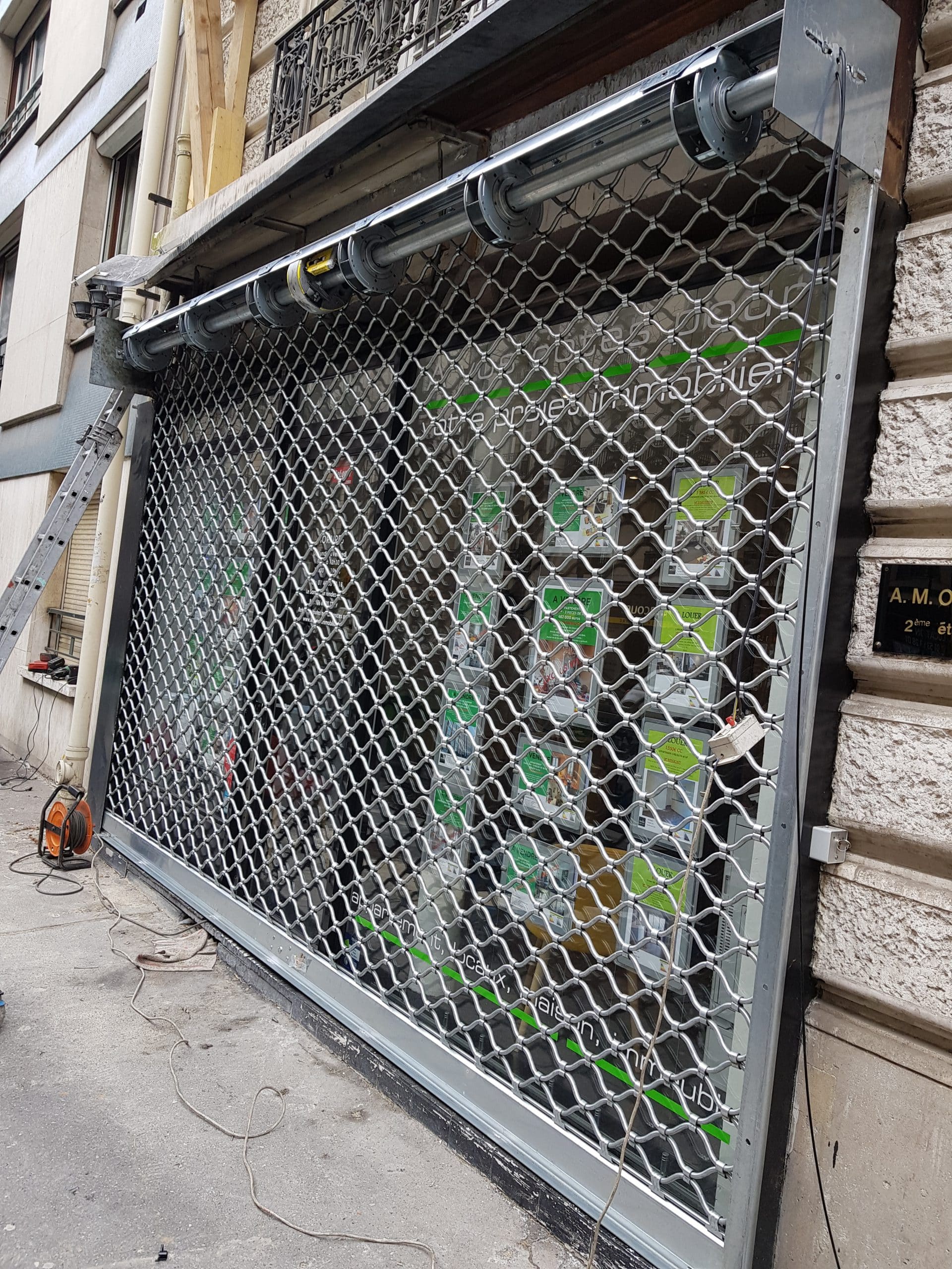 Dépannage rideaux métalliques paris