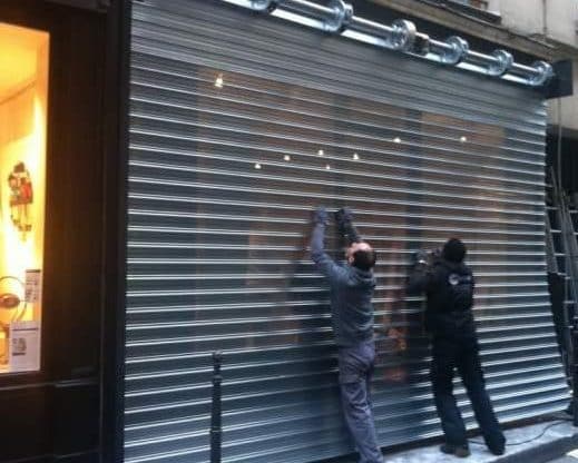 Comment mettre en sécurité une vitrine de magasin à Paris et Ile-de-France ?