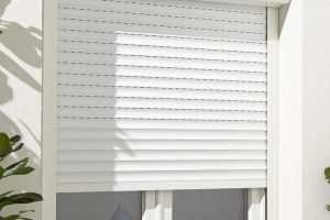 L’installation de volet Roulant 12 volet-monobloc-lames-pvc-manuel