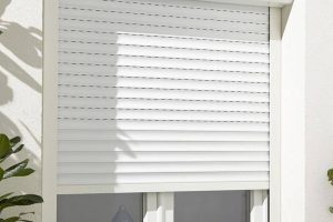 volet-monobloc-lames-pvc-manuel
